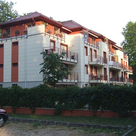Villa Palazzo Apartments Siofok Bagian luar foto
