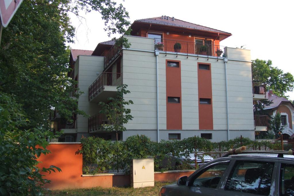 Villa Palazzo Apartments Siofok Bagian luar foto